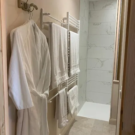 Bed & Breakfast De Charme Calme Au Coeur De La La Rochelle (Charente-Maritime)