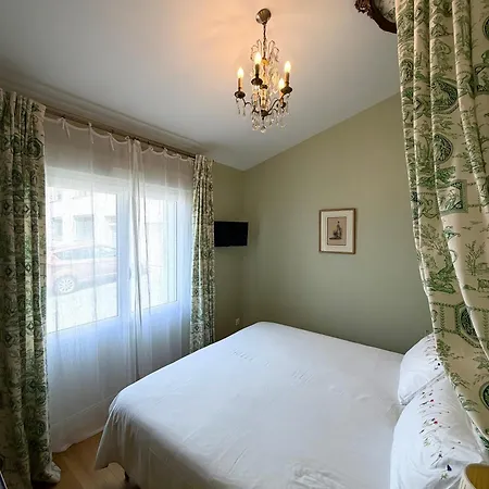 Bed & Breakfast De Charme Calme Au Coeur De La La Rochelle (Charente-Maritime)